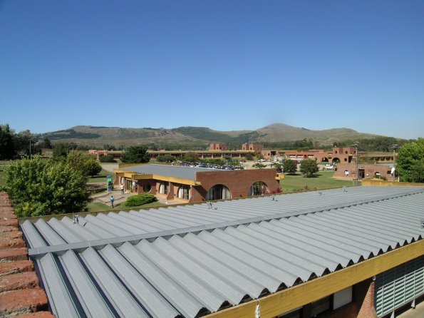 vista-del-comedor-primer-edificio-que-se-ve