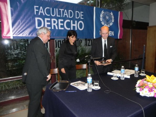 Dr Honoris Causa Miguel Angel Ciuro Caldani (32)_280