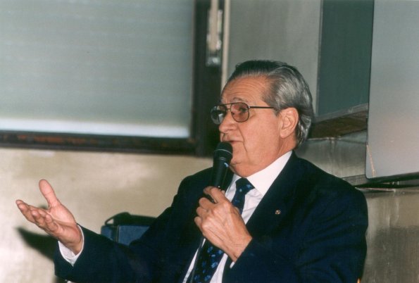Alvarez Gardiol en clase