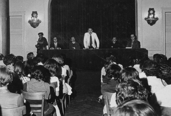 cruz en el aula magna 2