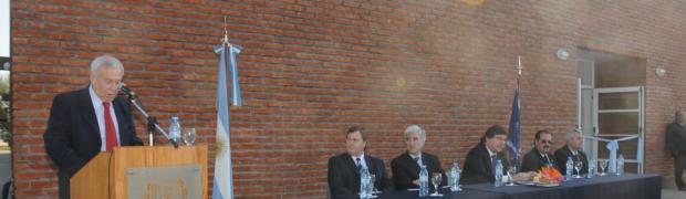 andrea miranda:
31 DE MAYO IANUGURACION DEL PABELLON DE DERECHO EN AZUL:
035