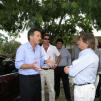 View the image: leche Escuela granja, Araya,Macri 025