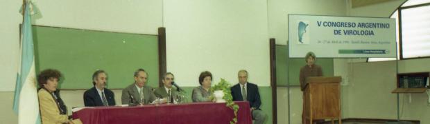 año 1996 congreso de virologia:
img092